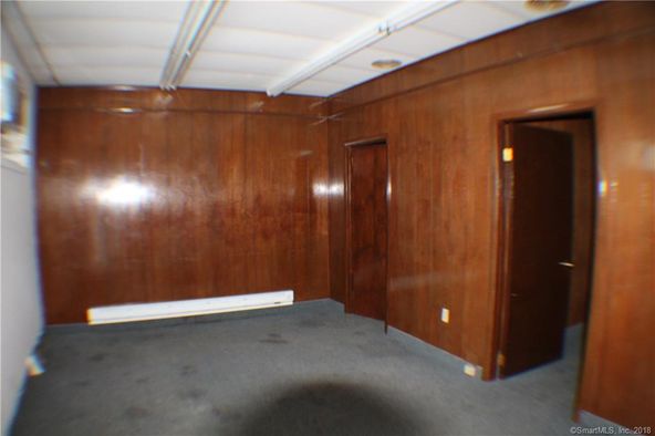 9 N Main St, Enfield, CT 06082